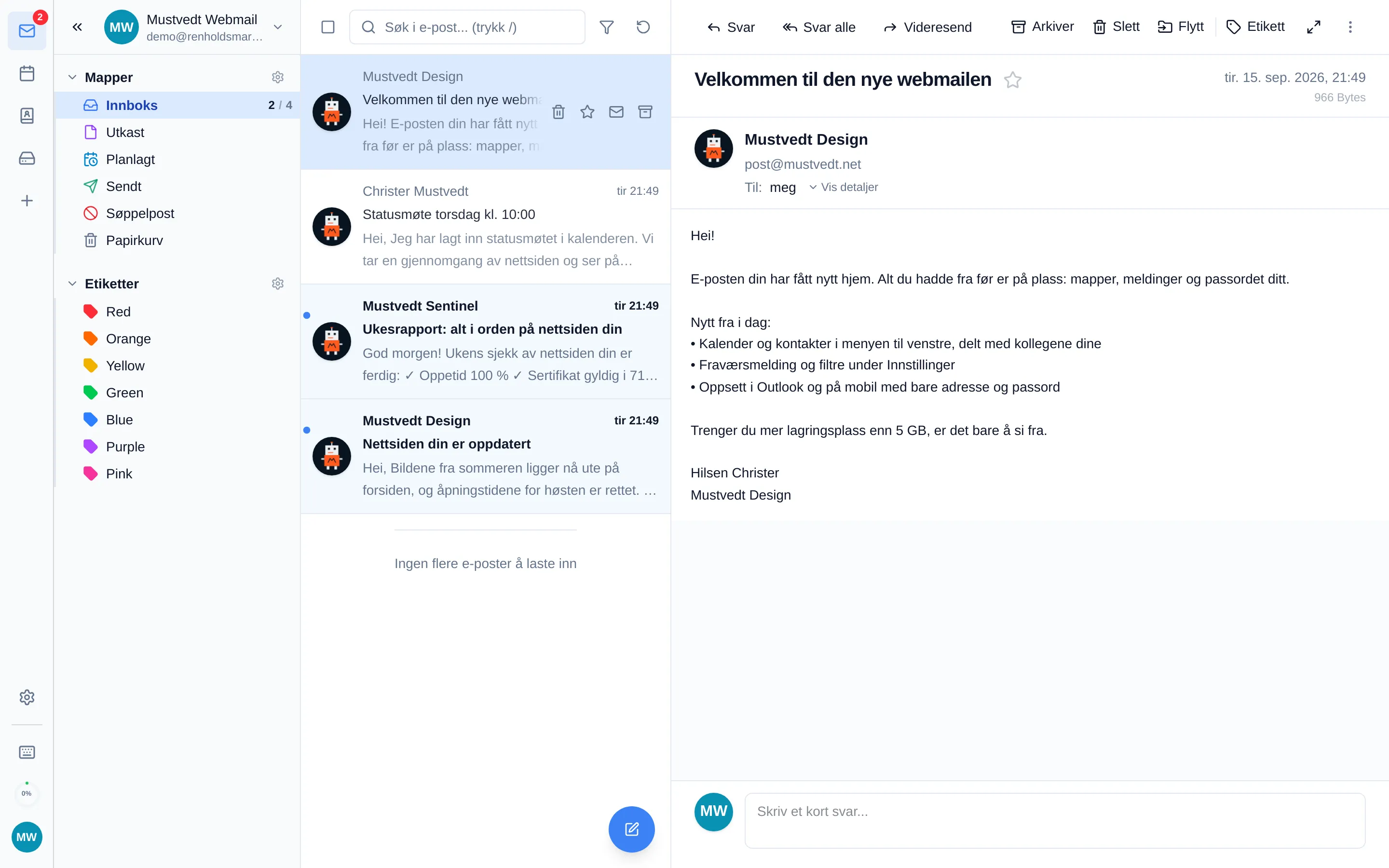 Webmailen på PC: mappeliste til venstre, innboks i midten og en åpen e-post fra Mustvedt Design til høyre